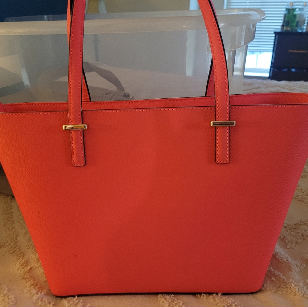 Handbag - Picture 3 of 7